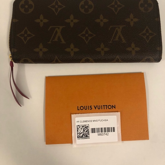 LV ORIGINAL PRICE TO SELL Clémence wallet. Fuchsia Color. - Picture 3 of 10